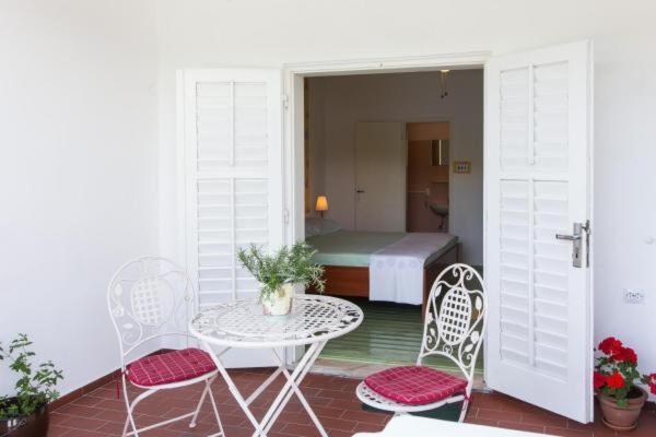 Guest House Busurelo Polace Bilik gambar
